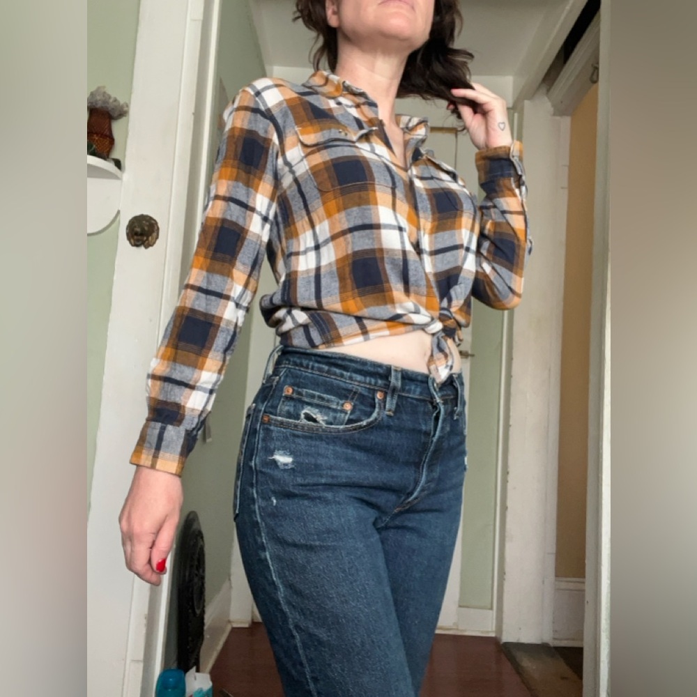 Plaid Flannel Old Navy button up collared shirt top ladies S (or child XL)